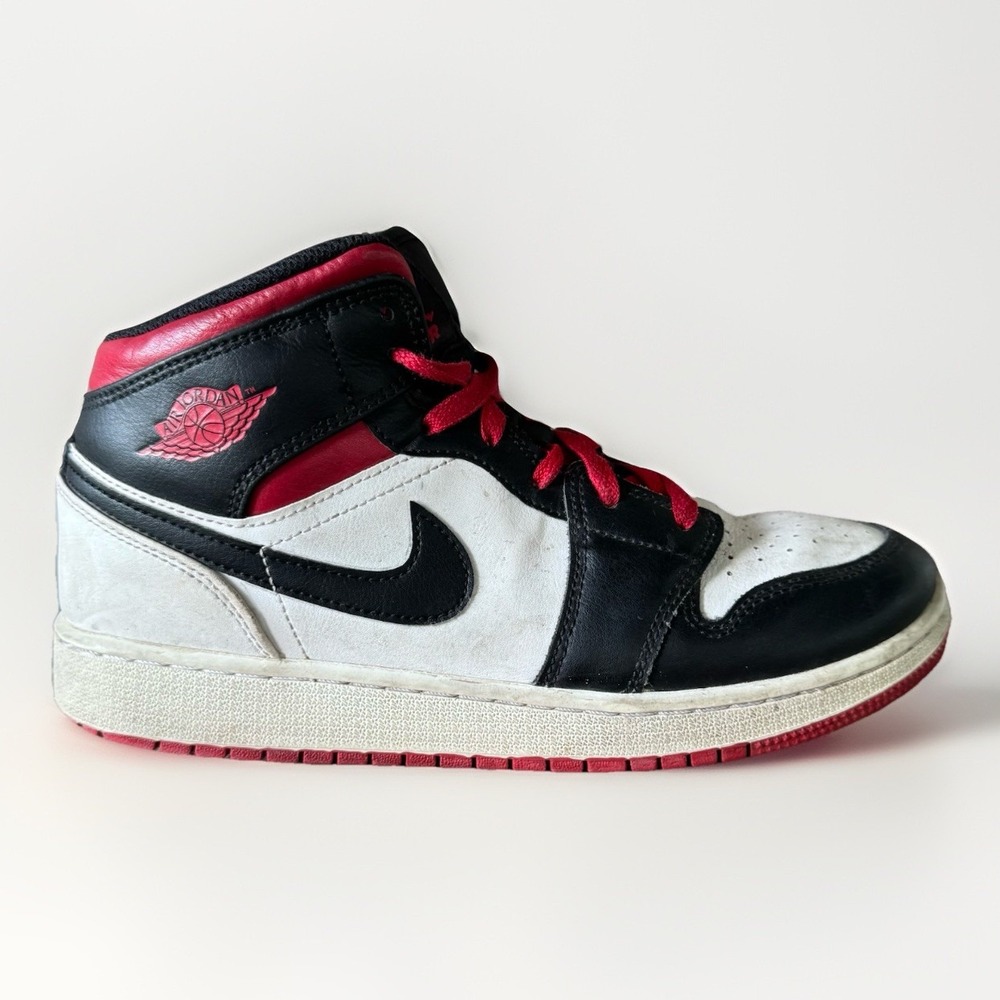 Nike Air Jordan 1 Mid Gym Red Black Toe Size 7Y DQ8423-106 Basketball Kids Youth